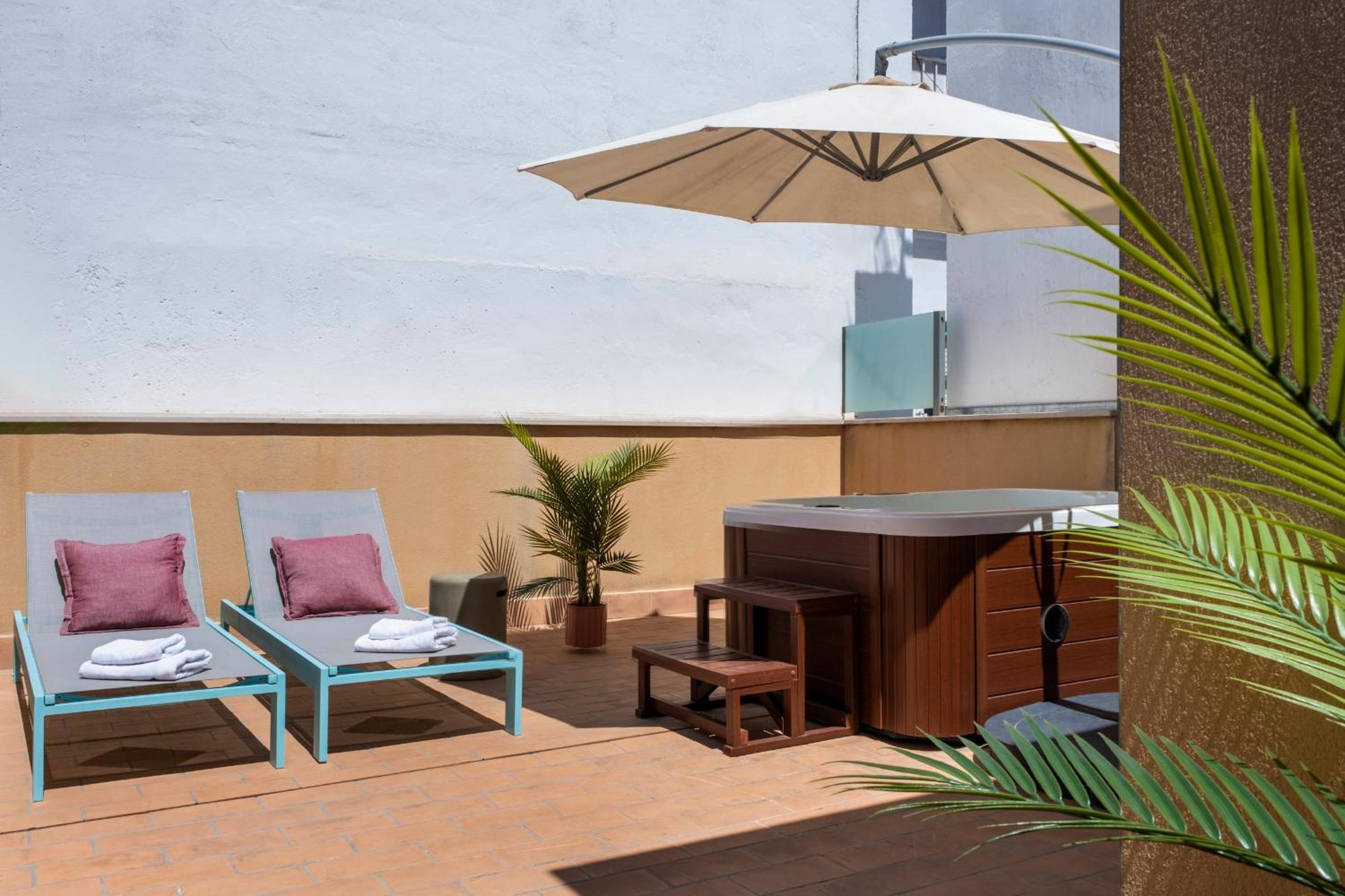Suites Maestranza - Herreria By Magno Apartments Seville Exterior photo